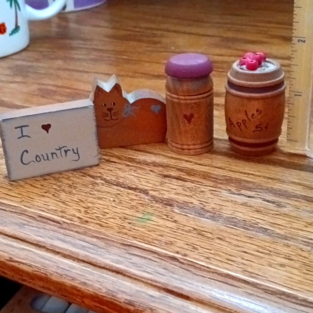 Farmhouse Accents mini decor set - Picture 3 of 4